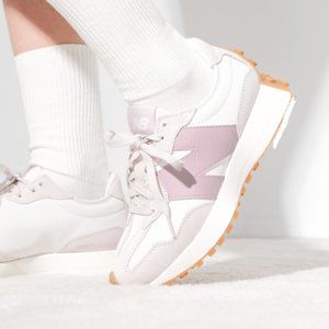 New Balance 327 Womens Sneakers Shoes Moonbeam & December Sky Lavender size 6